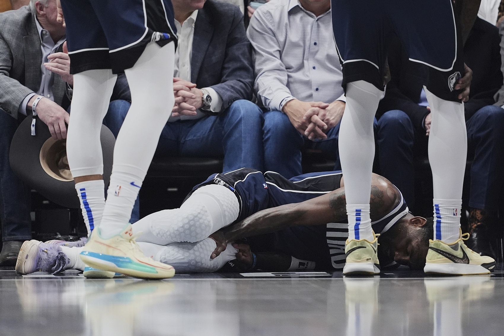 NBA常规赛加时末段走向成谜，那不勒斯单刀错失，质疑声仍在，赛程密集仍需轮换的简单介绍