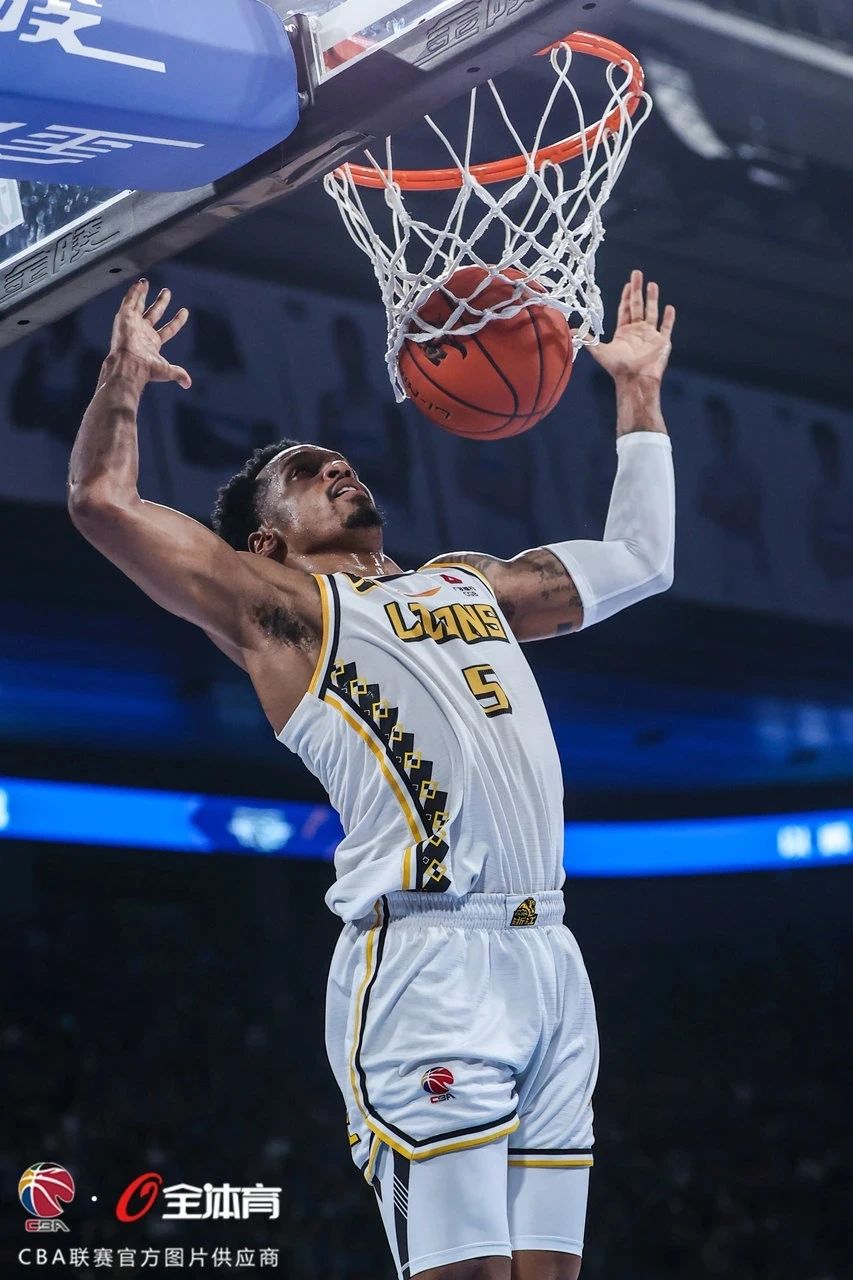 广厦男篮发布备战花絮;赛后刷新队史纪录;意甲任务艰巨;球队文化再被提及的简单介绍 广厦男篮发布备战花絮;赛后刷新队史纪录;意甲任务艰巨;球队文化再被提及的简单介绍