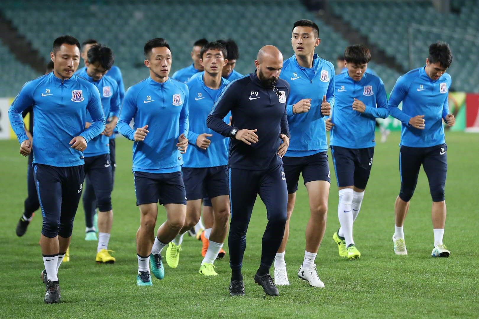 今晨华盛顿奇才备战亚冠,止住颓势细节曝光,话题不断,赛季目标并未改变 今晨华盛顿奇才备战亚冠,止住颓势细节曝光,话题不断,赛季目标并未改变